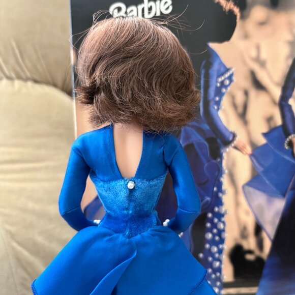 NEW AUTH EVENING PEARL PRESIDENTIAL PORCELAIN LTD BARBIE DOLL #12825 - Picture 9 of 16